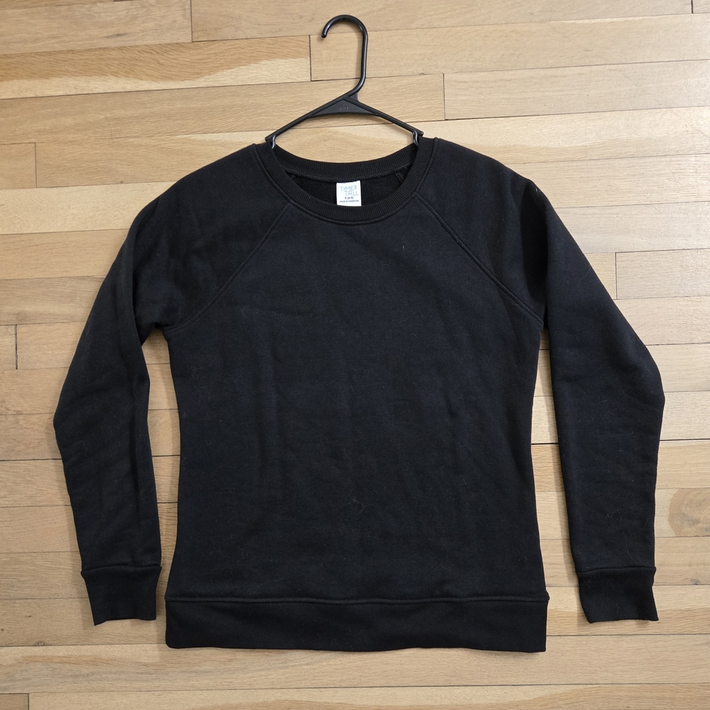 Time and Tru Black Crewneck Sweater